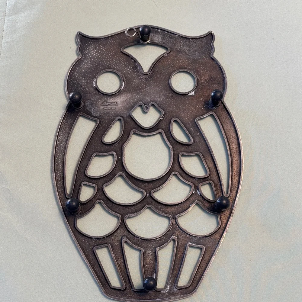 Hoo Hoo! Vintage Silverplated Owl Wall Decor or Trivet by Leonard - Sweet!